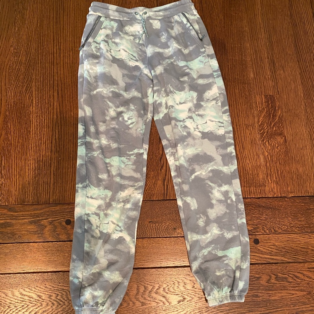 Athleta girl pastel cammo sweatpants size y14